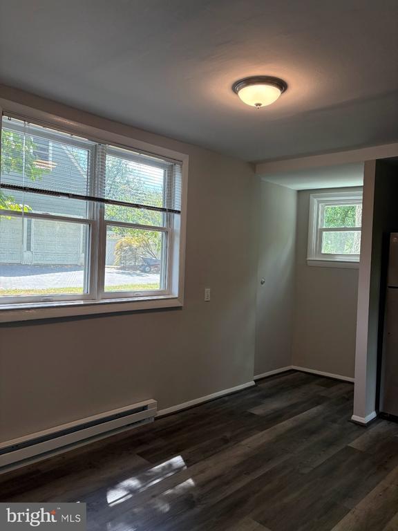 Building Photo - 147 S Main St