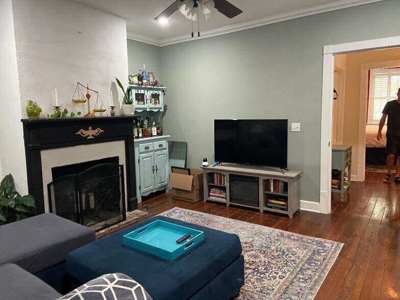 Building Photo - 13 Elizabeth St