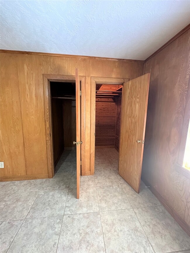 Building Photo - 903 Lamonte Ln