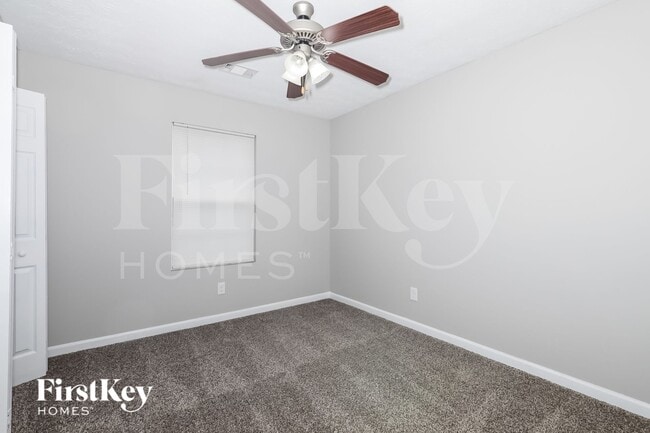 Building Photo - 311 Goldenrod Dr