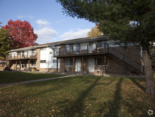 Primary Photo - 212 E Oak Cliff Ct