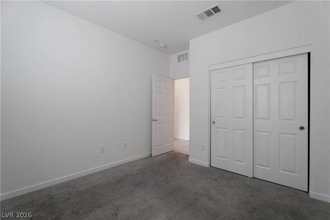 Building Photo - 902 Bronzite St