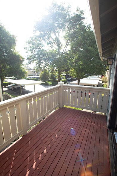 Balcony - 202 Shoreline Ct