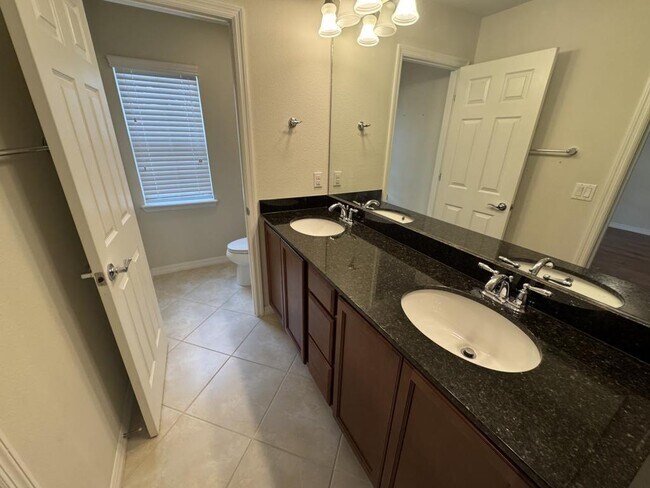 Building Photo - 11902 Lorenza Ln