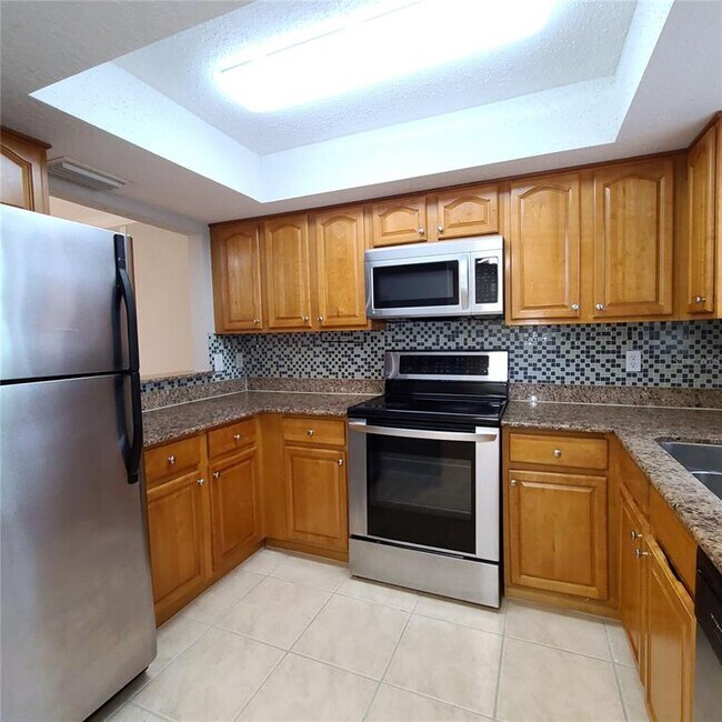 Building Photo - 924 La Costa Cir