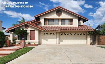 Building Photo - Walnut 4 Bedroom Home