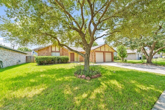 Building Photo - 2513 Orion Dr