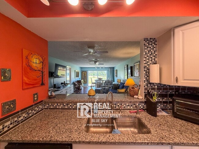 Building Photo - 9639 Greenskeeper Dr