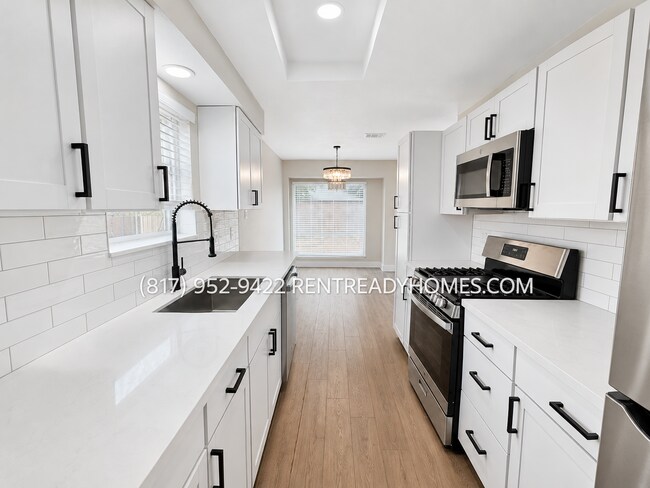 Building Photo - 6906 Feather Creek Dr