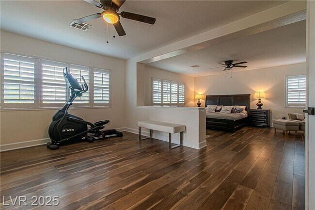 Building Photo - BEAUTIFUL 2 STORY 5 BEDROOM 4 FULL BATHROO...
