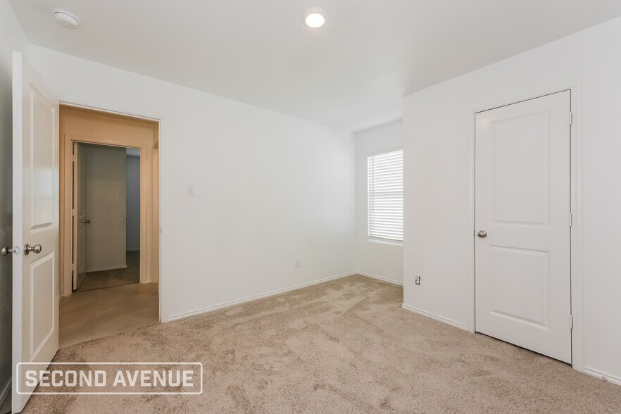 Building Photo - 6021 Determine Ln