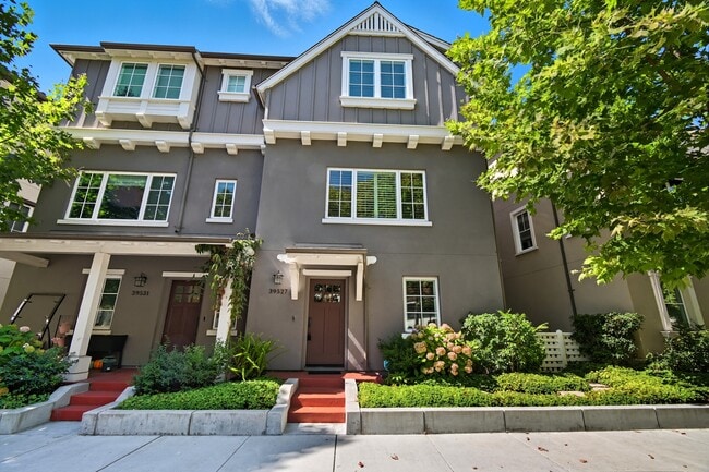 Building Photo - 39527 Stevenson Pl