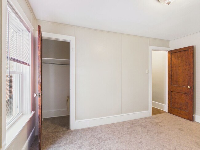 Building Photo - 3 Bedroom House in Harrisburg
