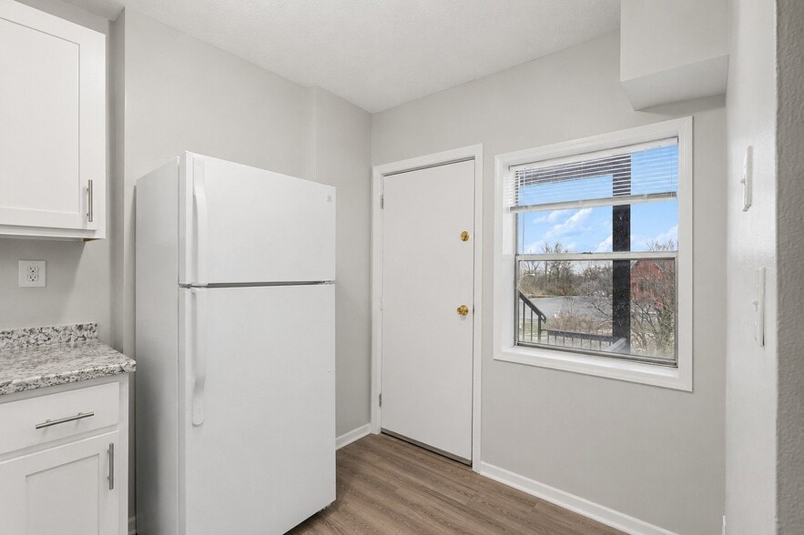 Building Photo - 564 Glenwood Ave
