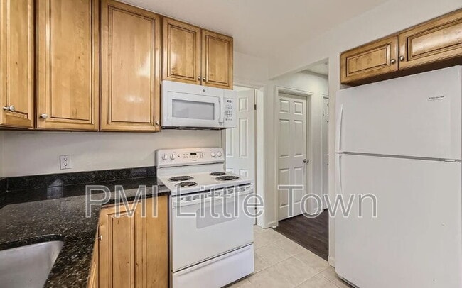 Building Photo - 256 W Jefferson Ave