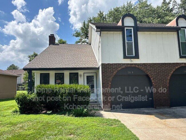 Building Photo - 3870 SW Harbor Dr