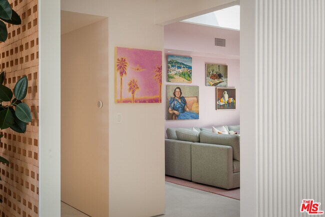 Building Photo - 1227 Tellem Dr