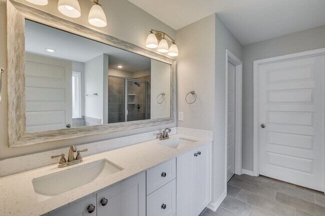 Building Photo - COMING SOON!  Comfort AND sophistication in Martinez, GA