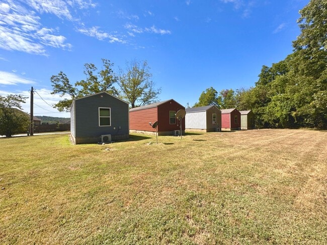 Building Photo - 1 Bedroom/1 Bathroom Tiny Home Cottage in Sulphur Rock
