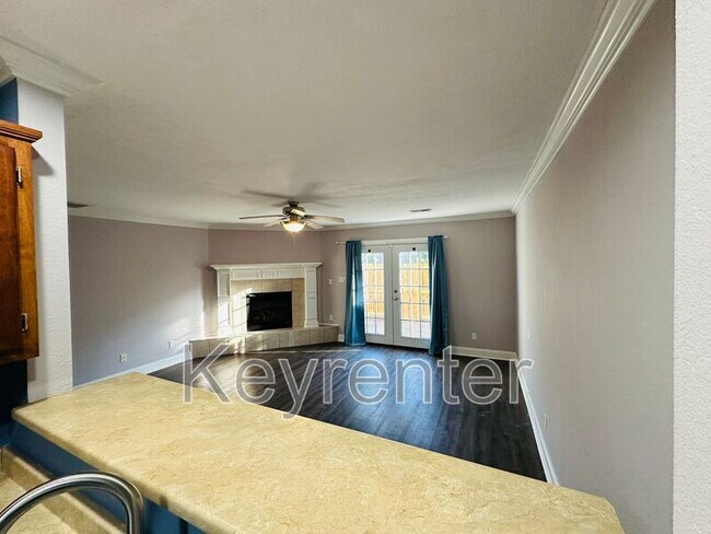 Building Photo - 2420 Hallerins Ct