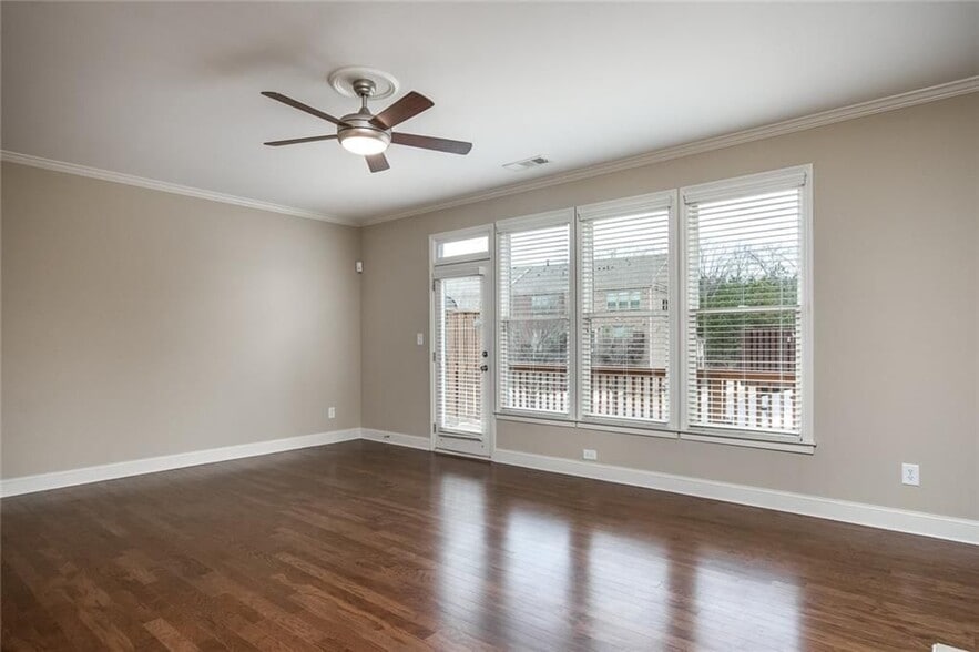Building Photo - 528 Twinrose Way