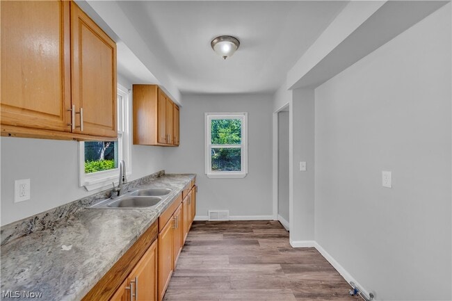Building Photo - 18304 Garden Blvd