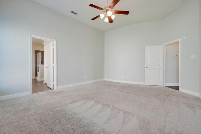 Building Photo - Welcome to this beautiful 4-bedroom, 3.5-b...