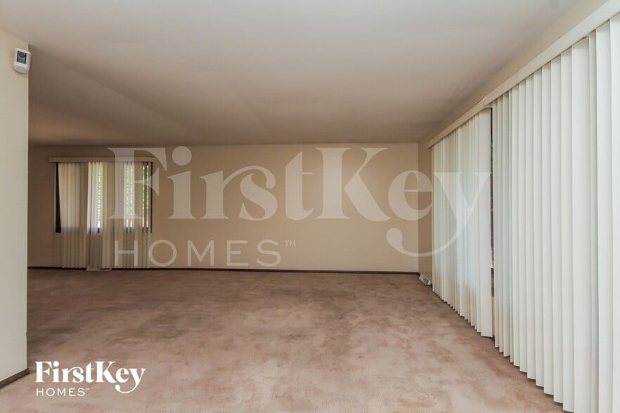 Building Photo - 18428 Lange St