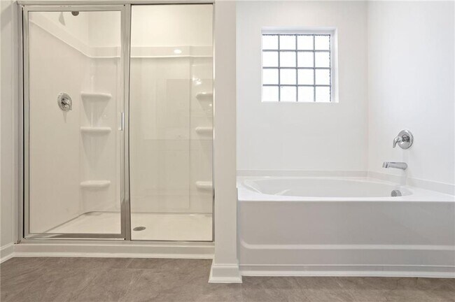 Building Photo - 6072 Knickerbocker St