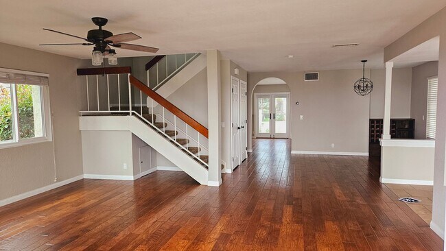 Building Photo - CESPED - AMAZING VIEWS, LUXURY UPDATED 4 BR HOME IN TIERRASANTA
