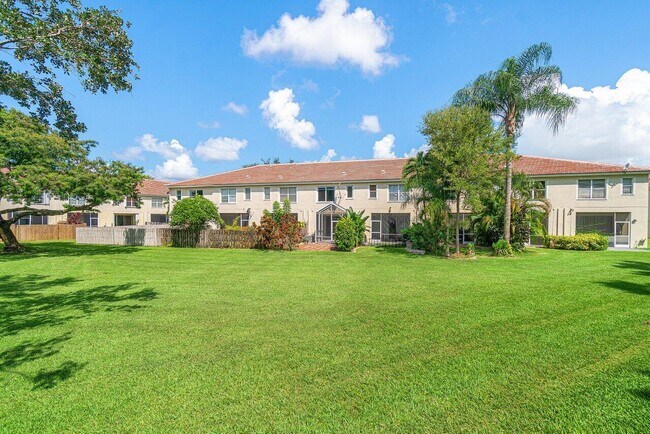 Building Photo - 8080 Briantea Dr