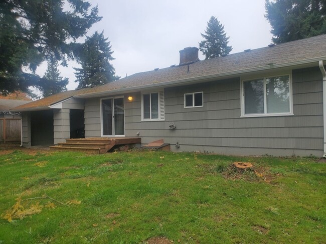 Building Photo - 2 bdrm, 1 bath house $1895 rent,