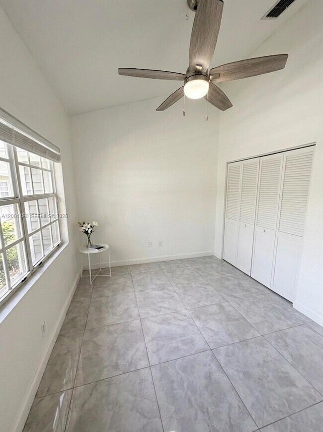 Building Photo - 7431 Tam Oshanter Blvd