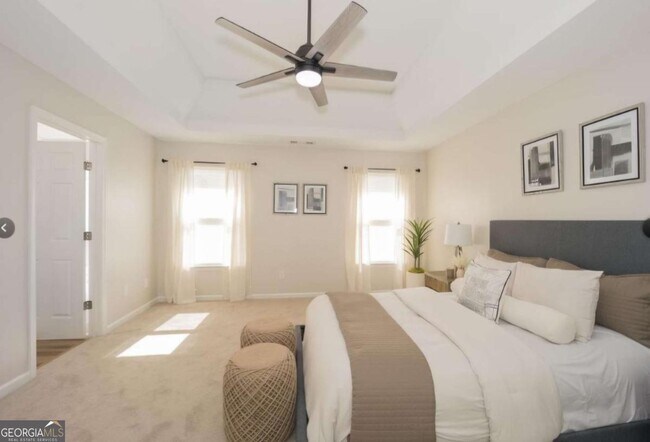 Building Photo - 833 Oakview Trce