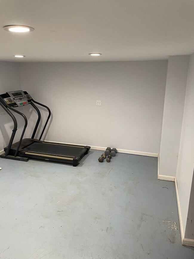 Building Photo - 3 Bed 1 Bath in Shippensburg, PA!