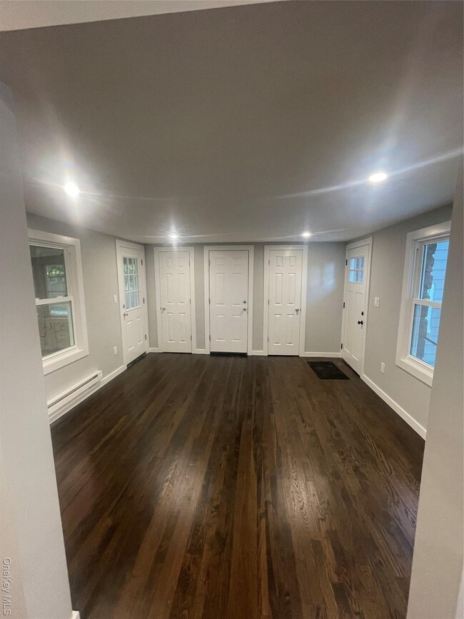 Building Photo - 33 Mailler Ave