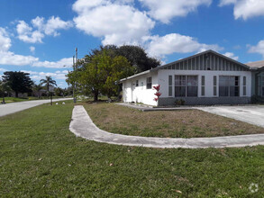 Building Photo - 5879 Bahama Ct