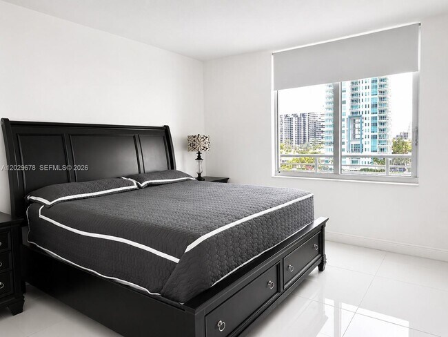 Building Photo - 325 S Biscayne Blvd