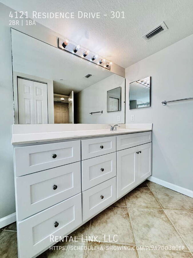 Building Photo - 4121 Residence Drive