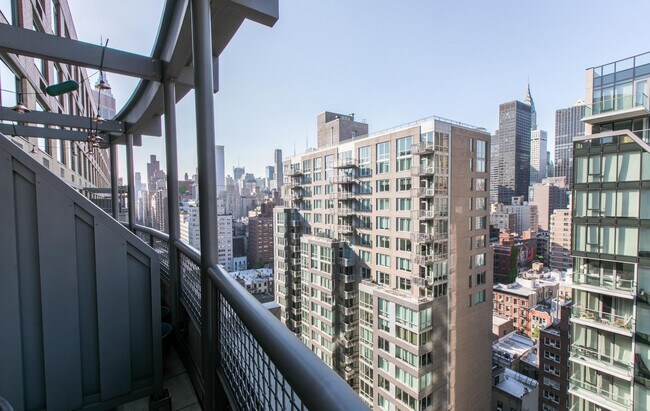 Building Photo - 45 E 33rd St