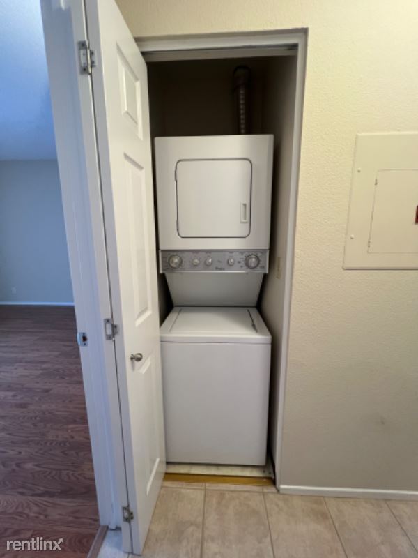 Building Photo - 2 br, 1 bath Condo - 1907 Magdalena Cir # 43