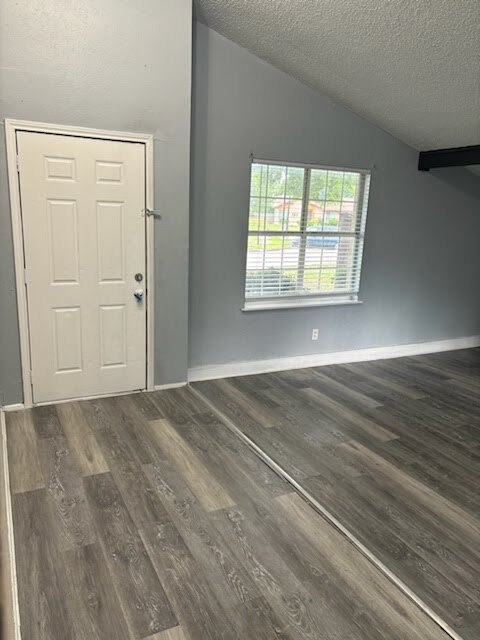 Building Photo - 228 Elmwood Dr