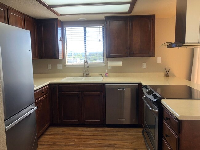 Building Photo - 3 Bed / 2 Bath Home with RV Parking in Eag...