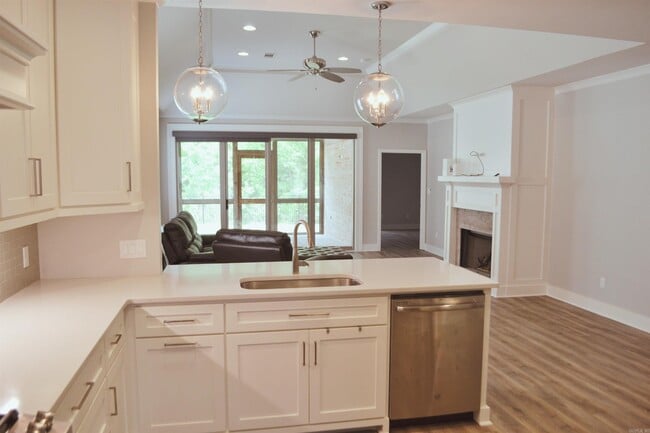 Building Photo - 27 Piper Ln