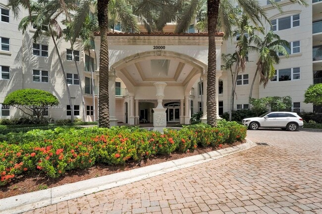 Building Photo - 20000 E Country Club Dr