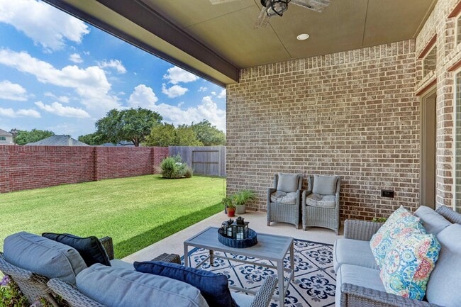 Building Photo - 8126 Silverspot Ln