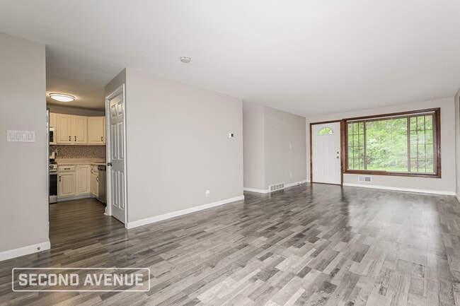 Building Photo - 219 Garden City Dr