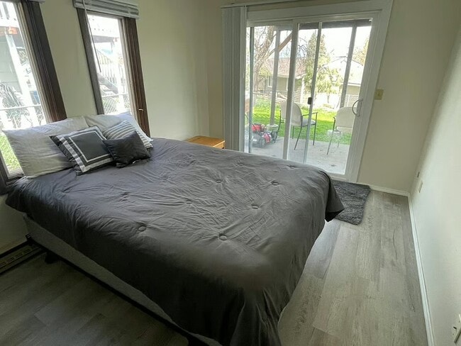 Building Photo - 2306 55th St