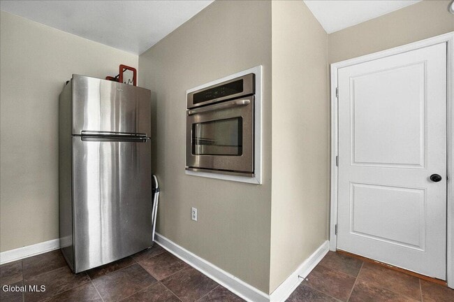 Building Photo - 4 Willey St