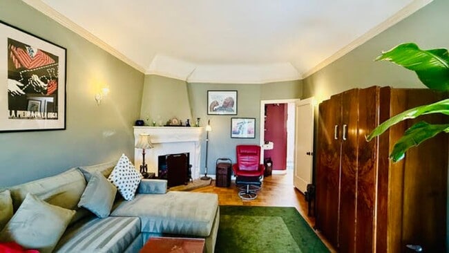 Building Photo - Whimsical 2BR/1BA, Outer Parkside Gem and Dog Friendly! FURNISHED Flexible Lease Term